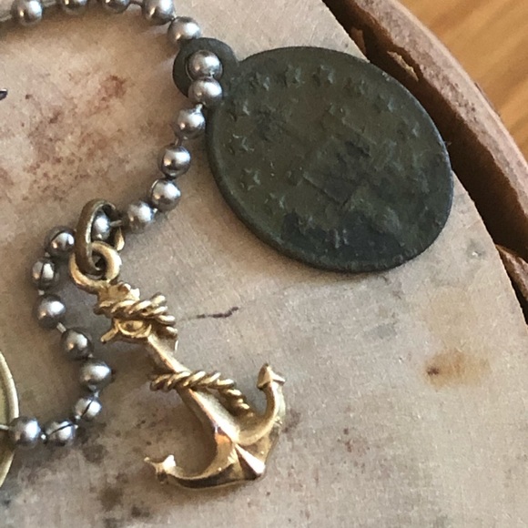 VINTAGE AND ANTIQUE MENS CHARM NECKLACE - Picture 3 of 4